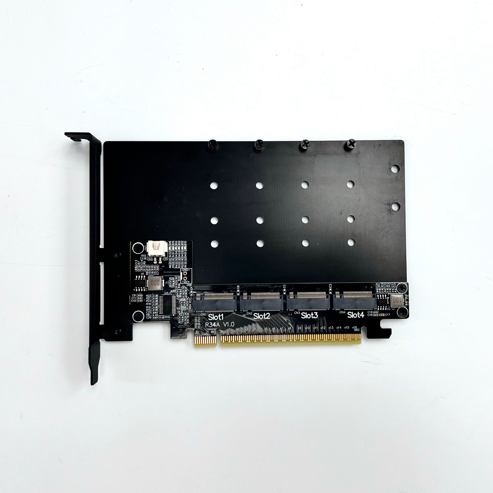 R34A PCIe 5.0 x16 - 4ポートM.2 NV - Quad M.2 Nvme Pcie Bifurcation Card のレビューと価格